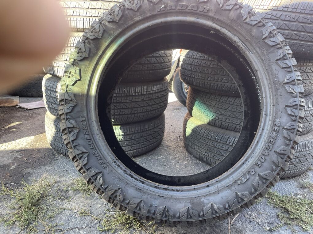 Renegade R/T 33X 12.5 R 22 Lt