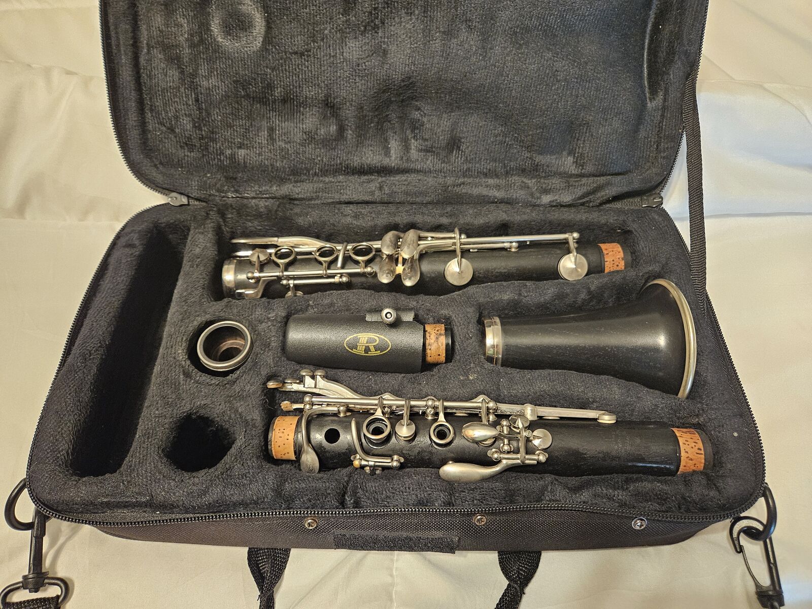Buffet E11 Wooden Clarinet – France Made – Good Condition