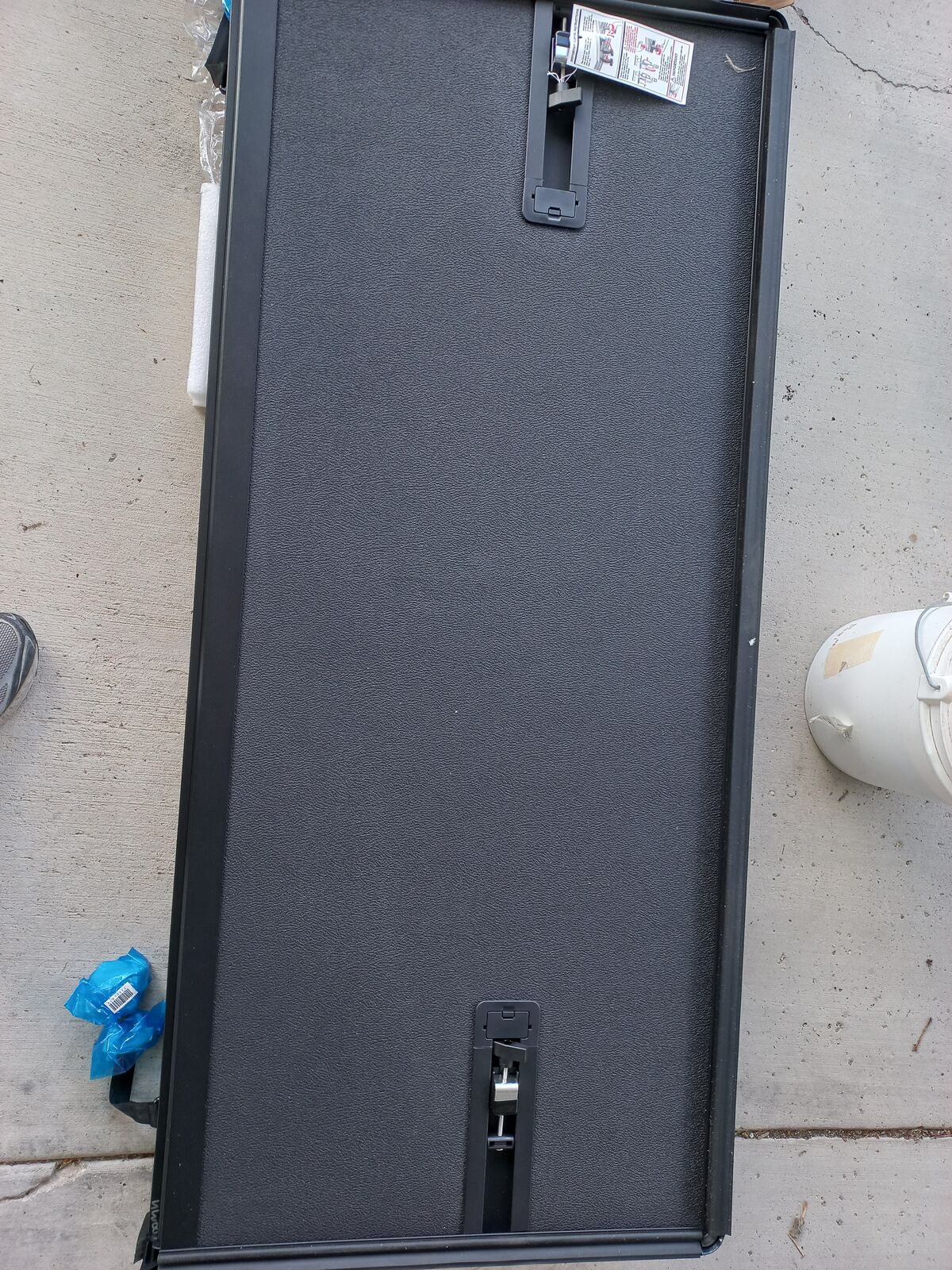 Extang Solid Fold ALX Hard Folding Tonneau Cover, 16+ tacoma,04+ Tundra & 16+ nissan Titan