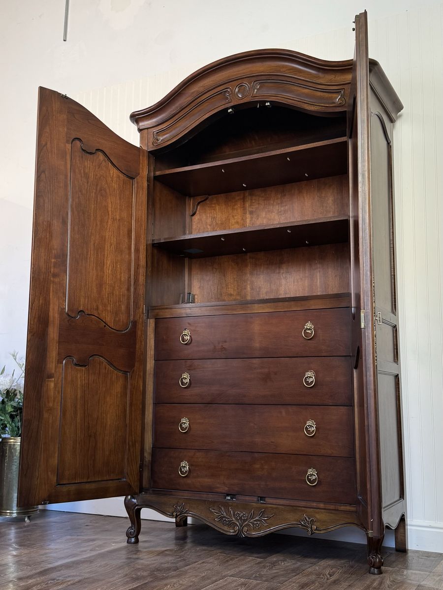 Main image 8