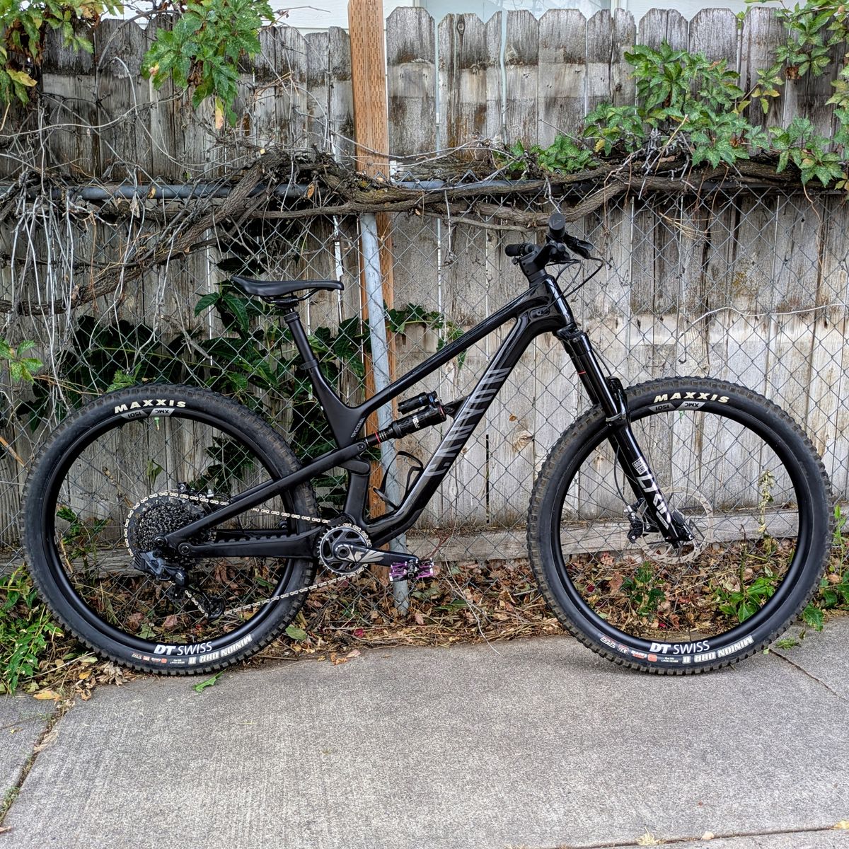 2023 Canyon Spectral 29 CF 9 – Size Large