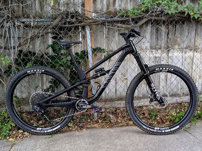 2023 Canyon Spectral 29 CF 9 – Size Large