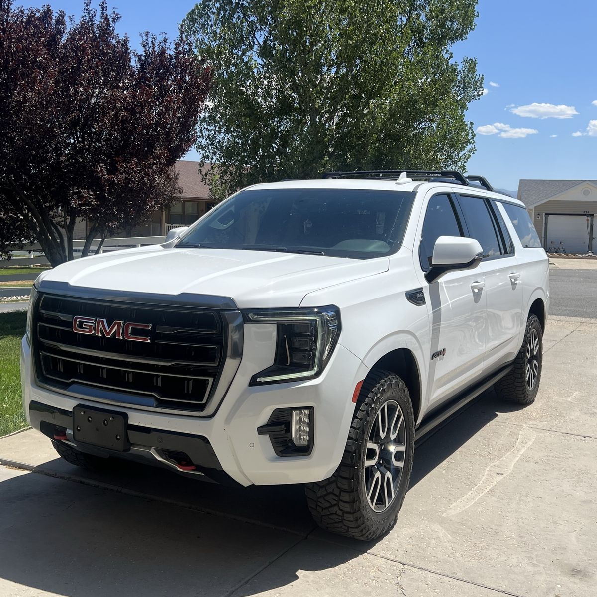 2022 GMC Yukon XL AT4