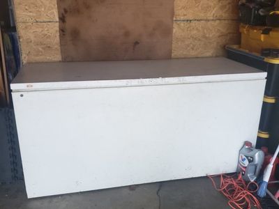 Freezer Extra Large. 6ft wide, 3ft tall, 2.5ft front to back. $220.