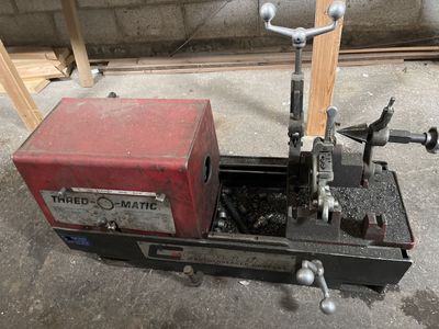 Thread-o-matic pipe threader machine