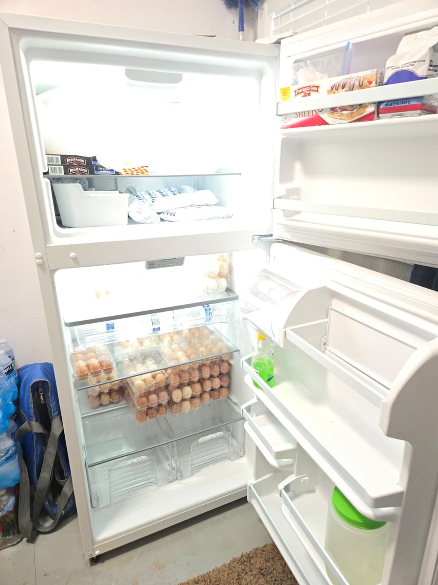 Maytag 19 cu ft White Top Freezer Refrigerator - Great Condition