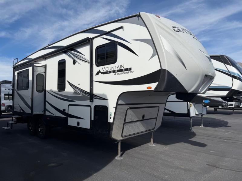 Used 2018 Outdoors Glacier Peak 26RKS