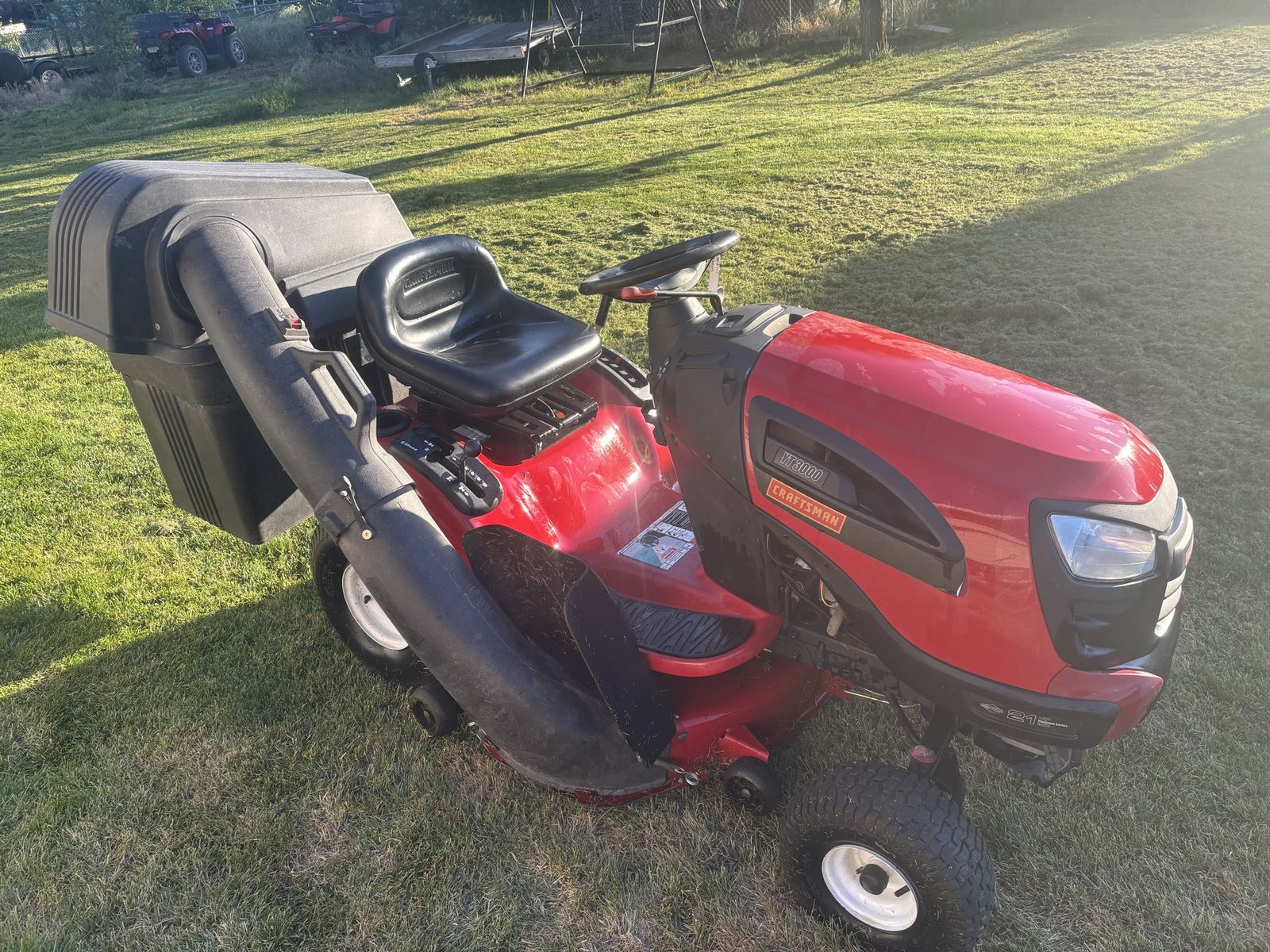 Craftsman LT2000 Riding Lawn Mower Tractor with Bagger - Red, Used Excellent Condition