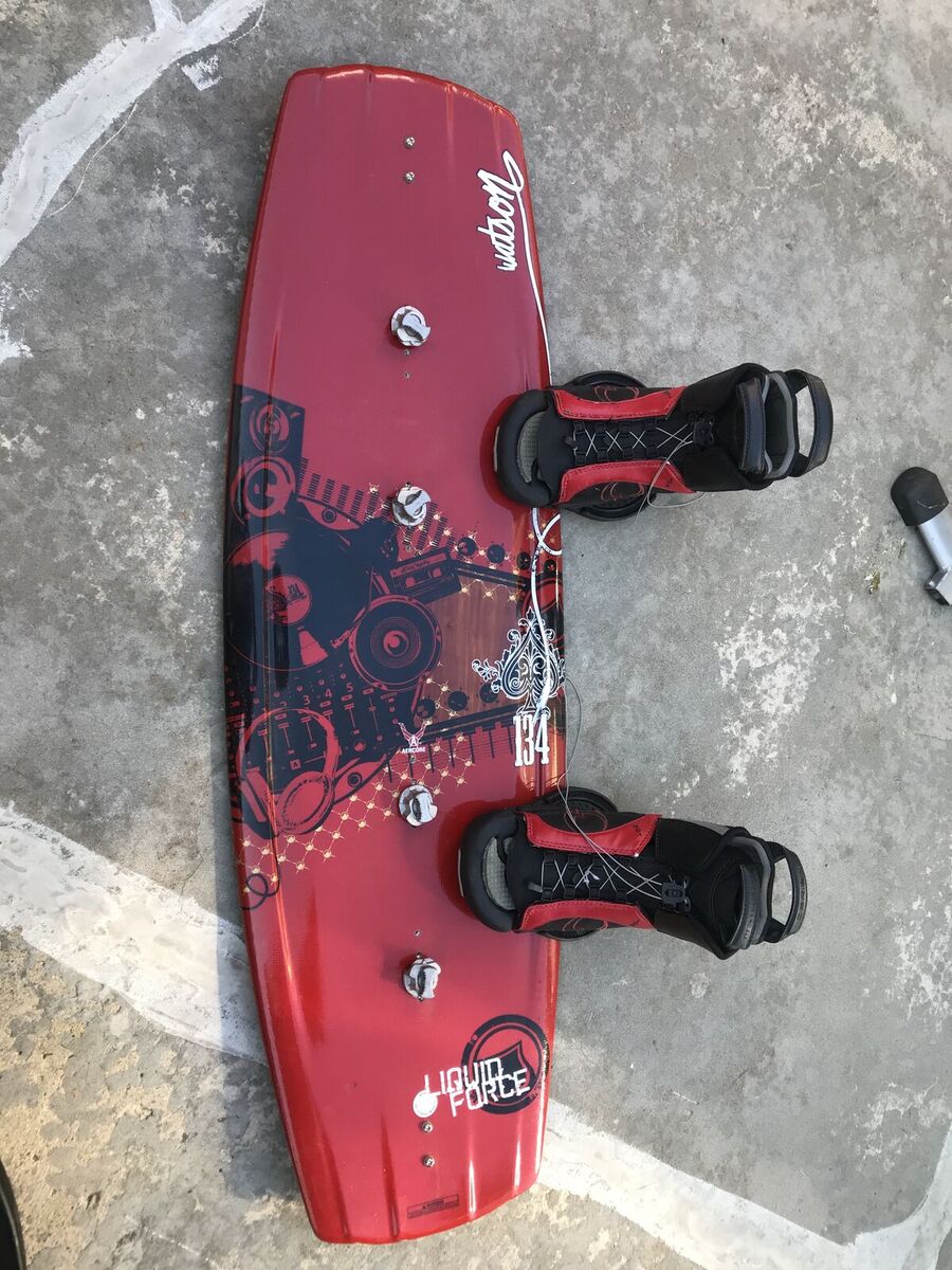 Liquid force wakeboard Redman Watson pro model 134 with boa Obrien wake board bindingsings