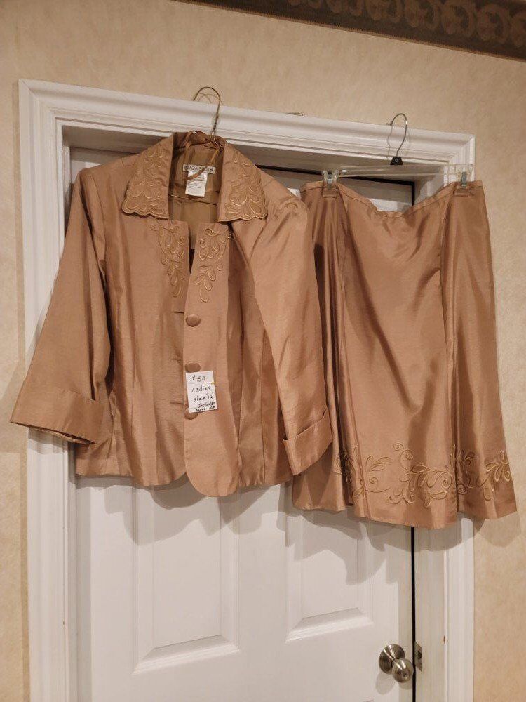 Holiday Dresses and more.Read description.