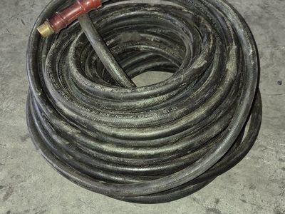100 ft Heavy Duty 1/2 in ID Rubber Air Hose - 300 PSI Max