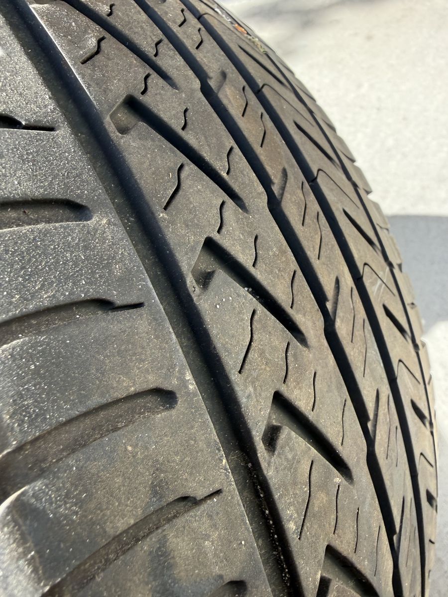 235 40r19 96y extra load advan sport