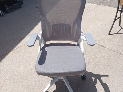 desk/office chair