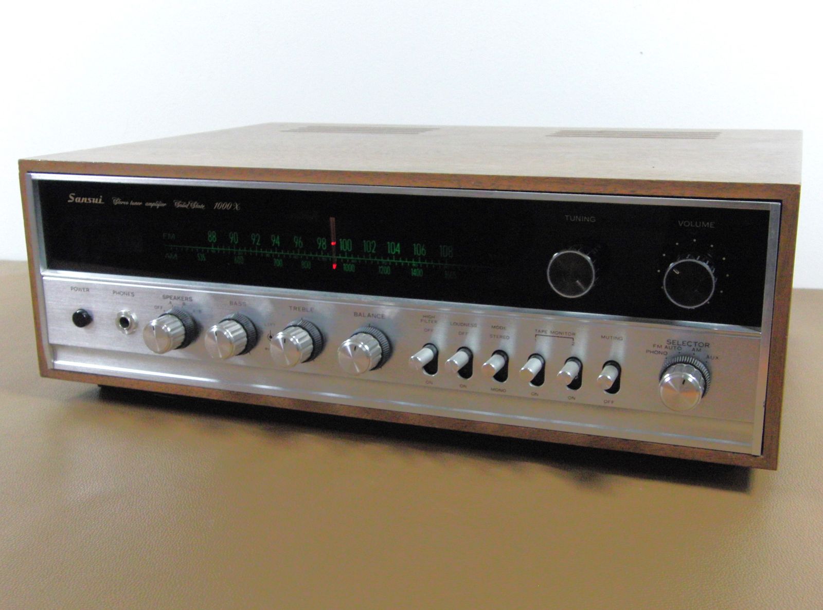 Sansui 1000X Solid State AM/FM Stereo Tuner Amplifier Receiver