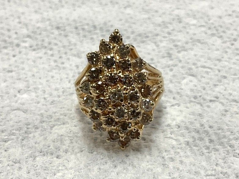 8.0GR 14K Yellow Gold Diamond Cluster Ring 6.25