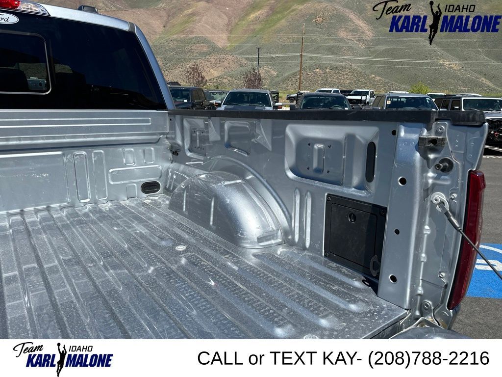 Main image 10