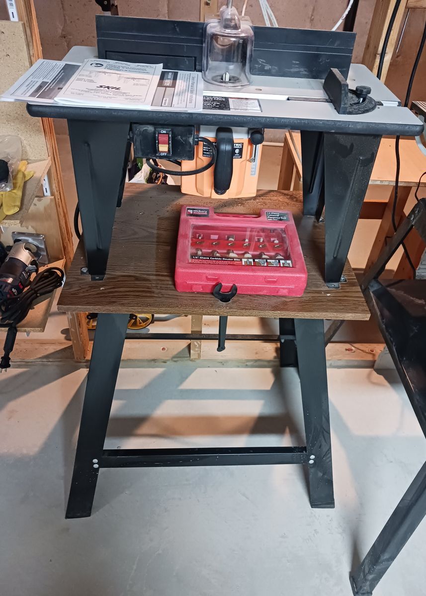 Router and table