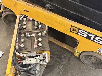JCB S1930E Electric Scissor Lift Man Lift - Industrial Work Platform