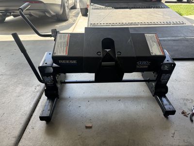 Reese 16K Kwik-Slide 5th Wheel Hitch