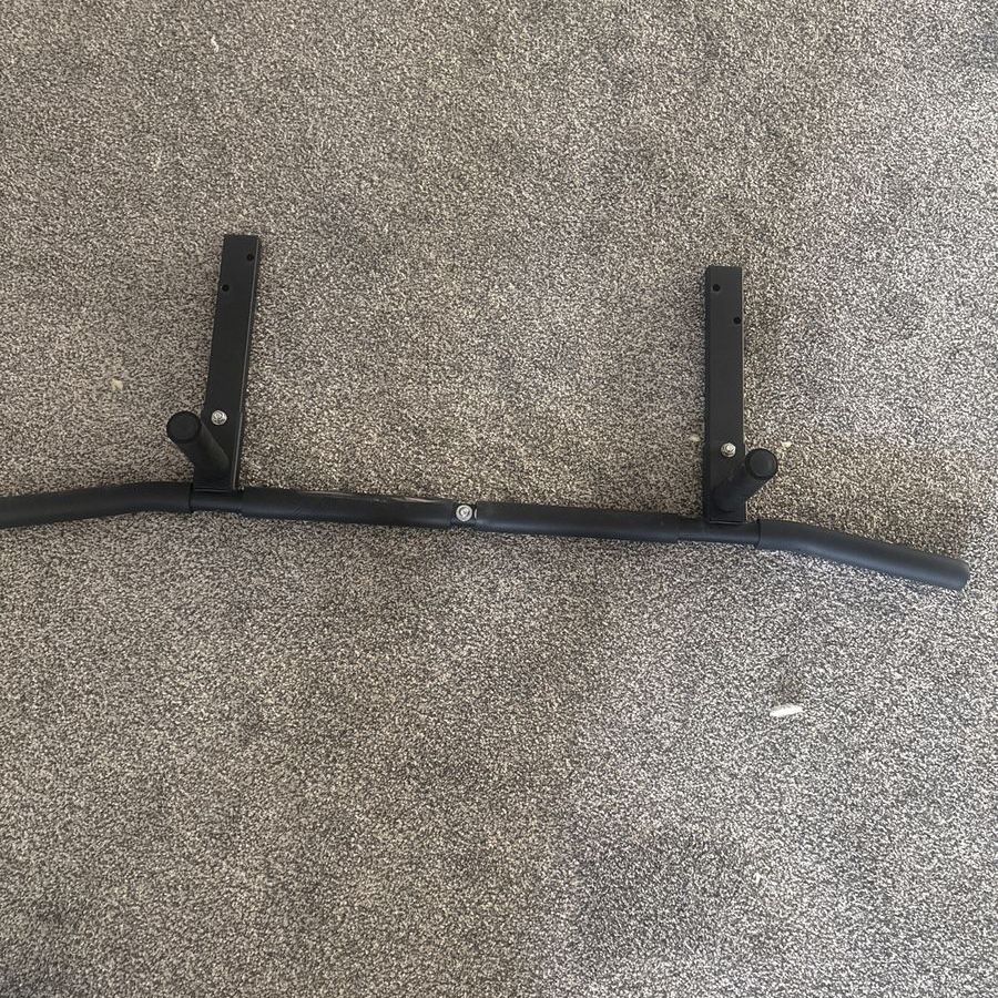 Pull up bar