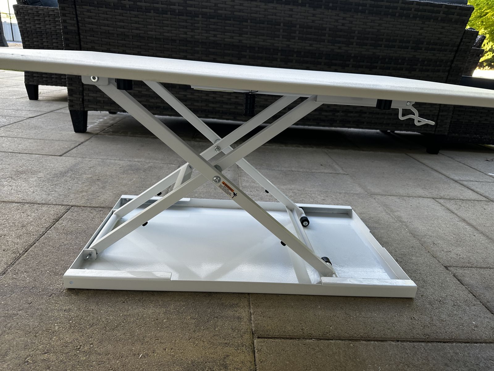Raisable mini-coffee-table