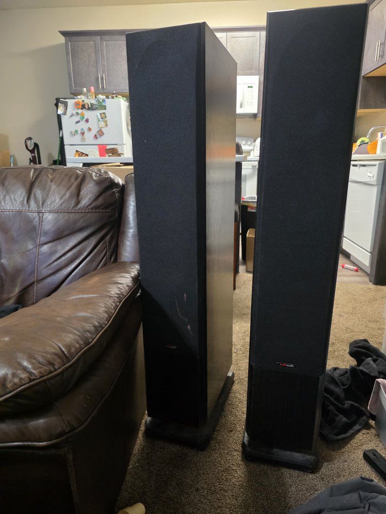 Polk Audio RTi150 Floor Standing Tower Speakers (Pair) and CSi30 Center Channel Speaker
