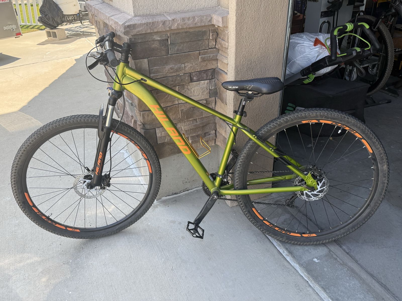 Hiland 29” Aluminum Mountain Bike – Hydraulic Disc Brakes – Upgraded Gears & Brakes