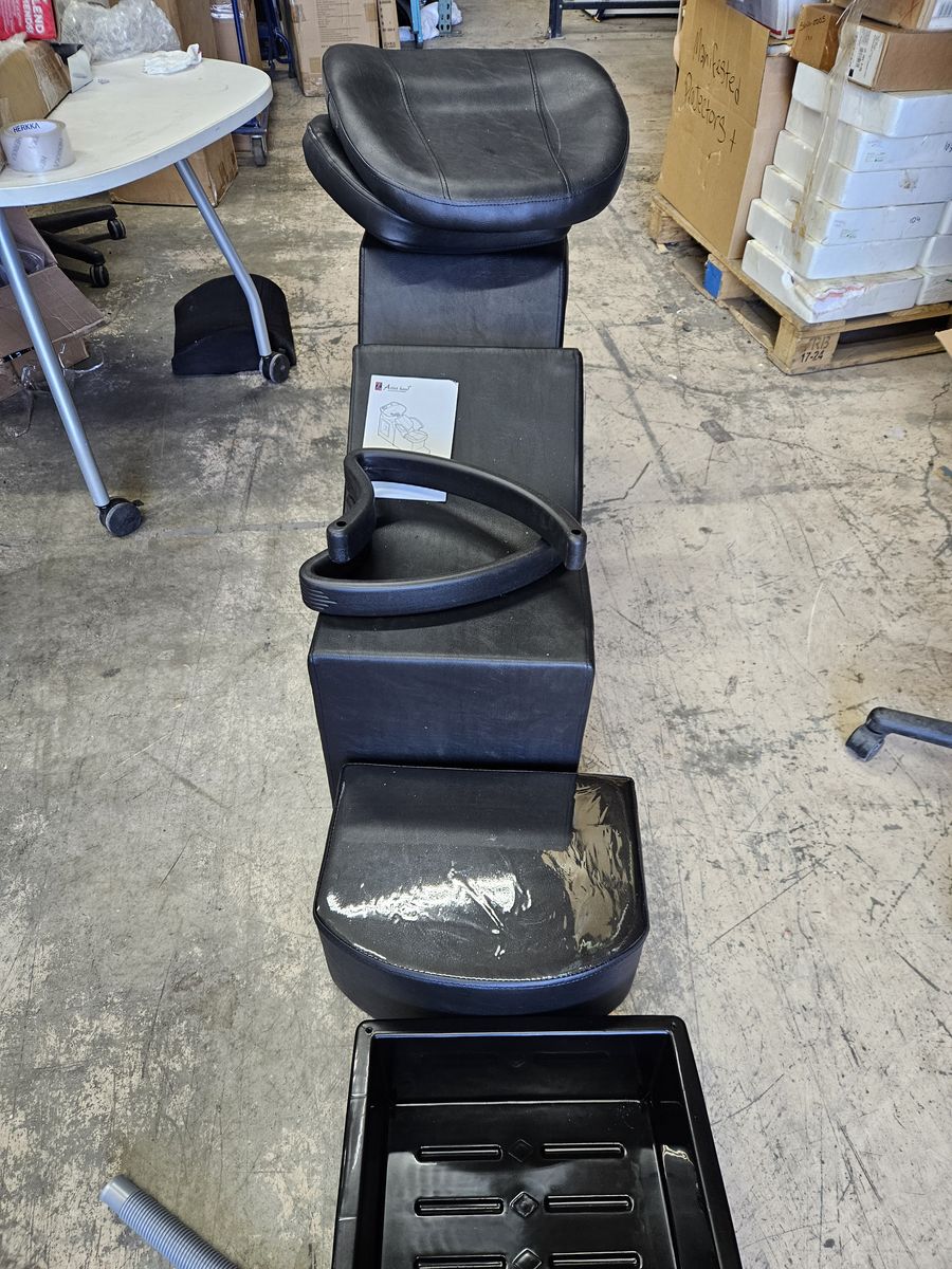Artist Hand Shampoo Chair for Salons (Part 2 of 2 only)