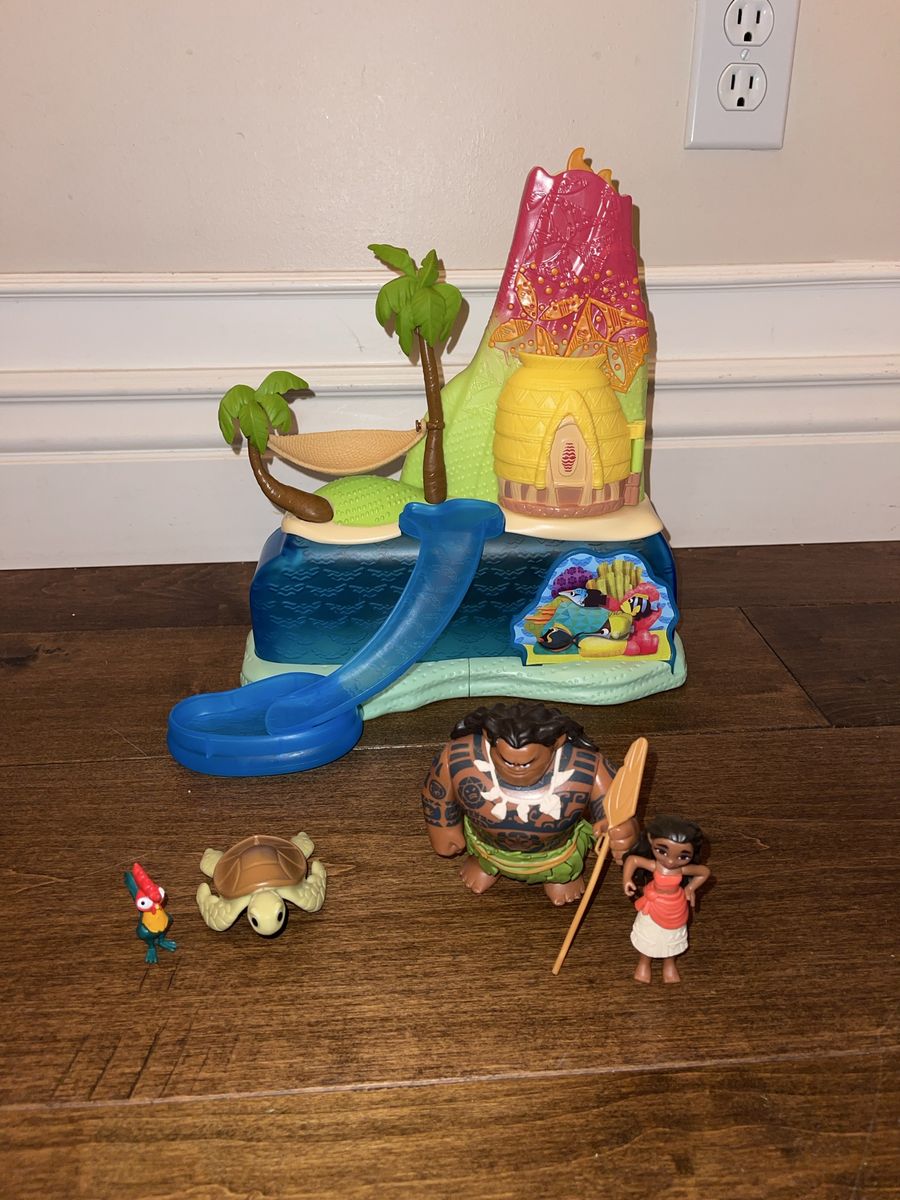 Disney Moana Island Adventure Volcano Playset