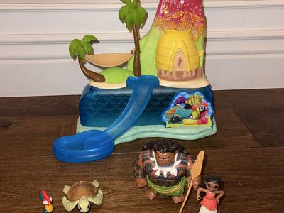 Disney Moana Island Adventure Volcano Playset
