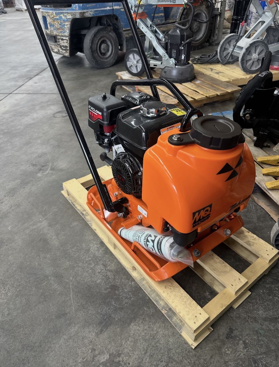 Multiquip Mikasa MVC60VTHW Plate Compactor 14-inch Honda Engine