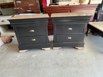 Modern Black Nightstands