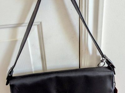 gloria vanderbilt handbag