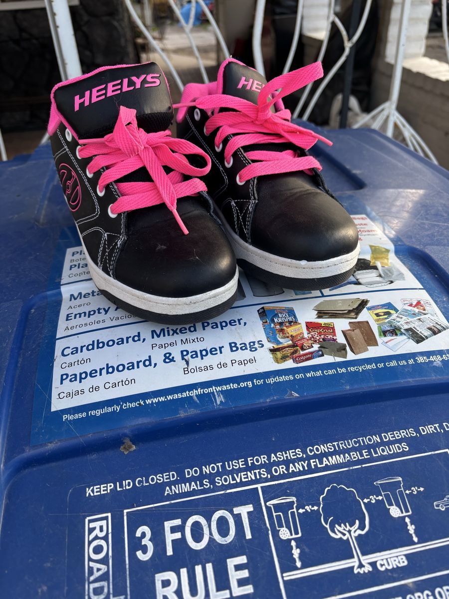 Heelys size 5