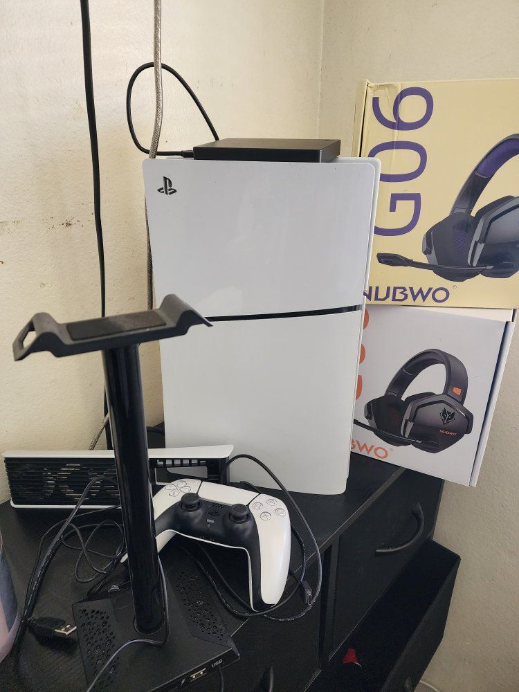 Digital 1TB PS5 with 2TB external HD