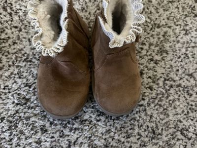 Girls Brown Faux Suede Boots with Ruffled Trim & Bow Detail - Toddler Size 6