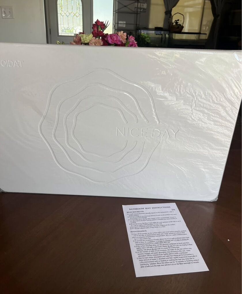 White Flower Stone Bath Mat