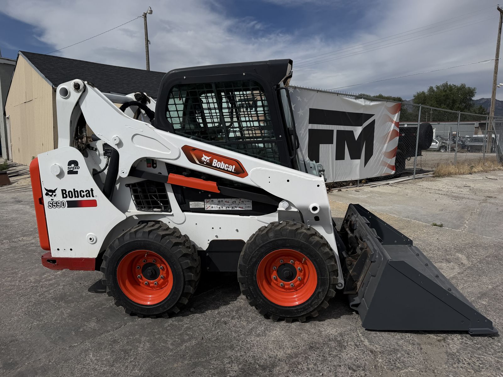 Bobcat S590 Skid Steer Loader Tractor Ready To Work