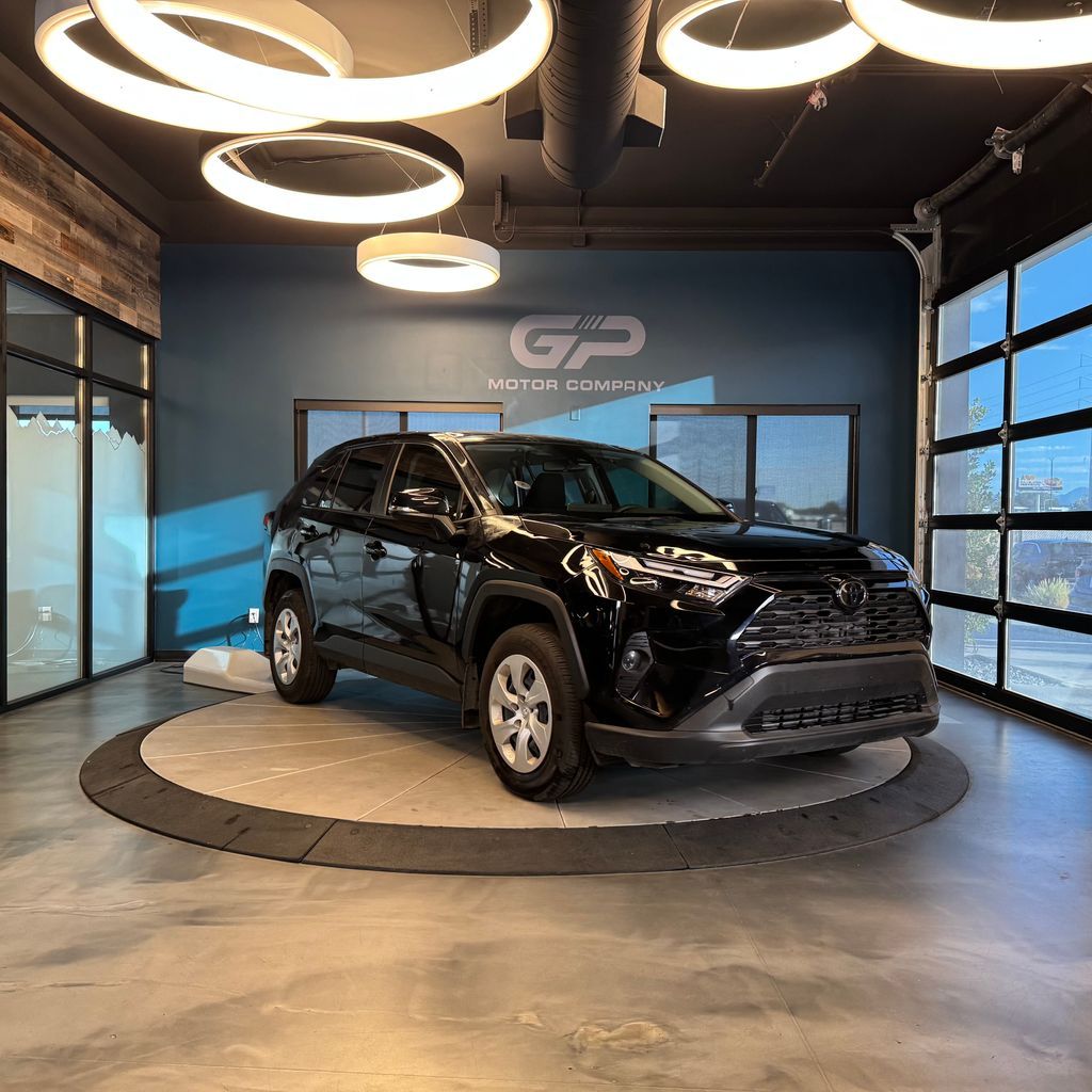 2025 Toyota RAV4 LE