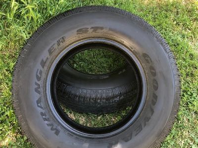 Tires Goodyear 265-70- R17 Wrangler ST