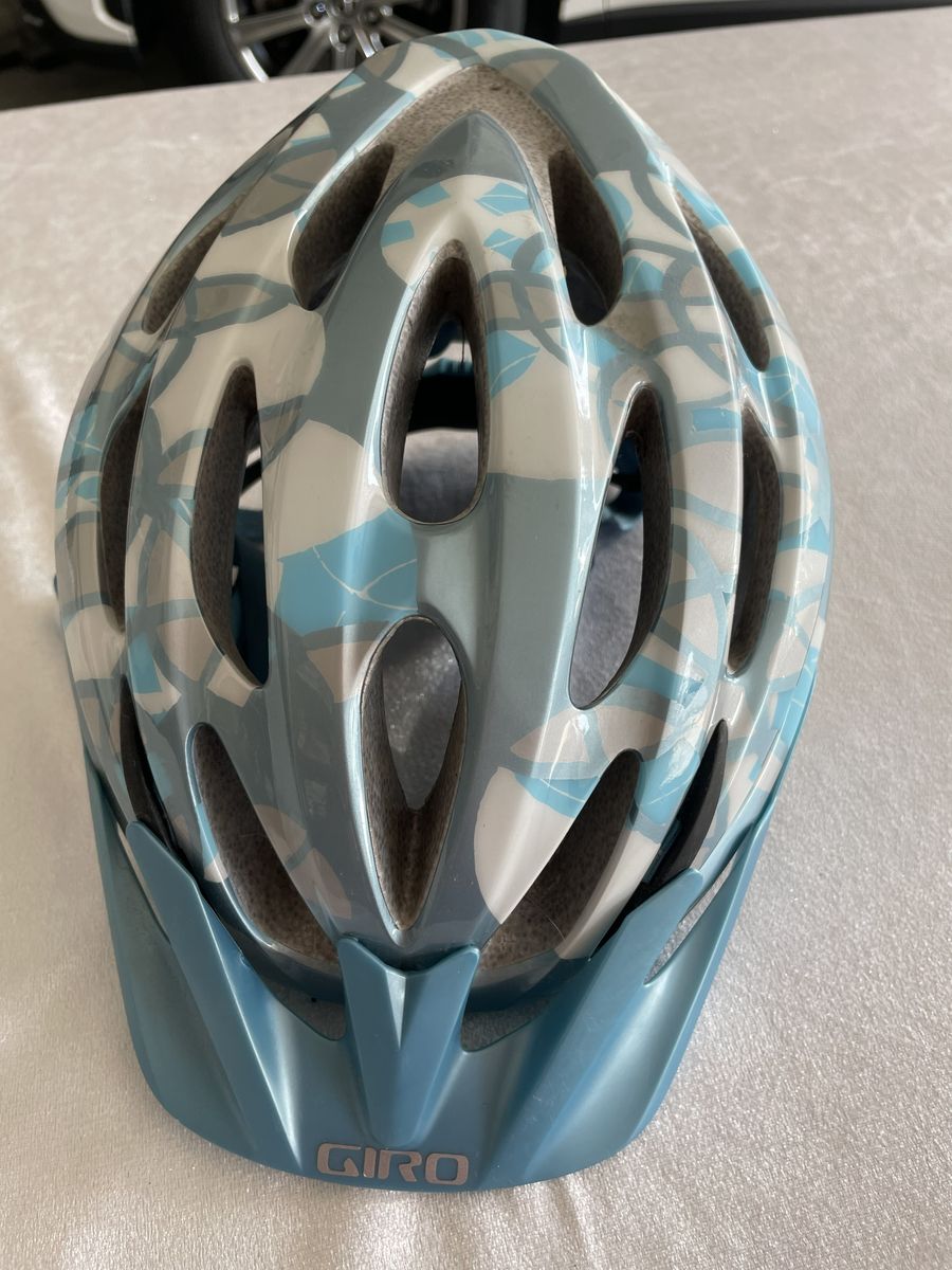 Giro Cycling Helmet Blue White Pattern with Visor lightly used like new! size small