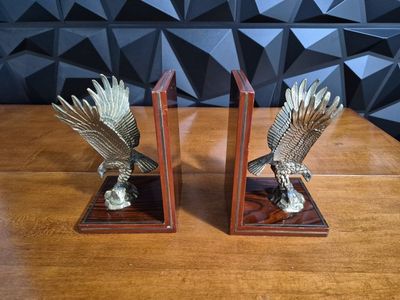 Vintage Wood and Brass / Bronze Basketville Bald Eagle Bookends Pair. Excellent Conditions!