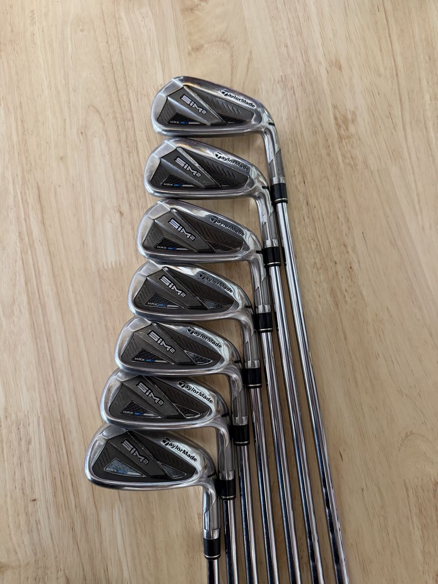 TaylorMade Sim 2 Max Irons 5-PW, AW Stiff