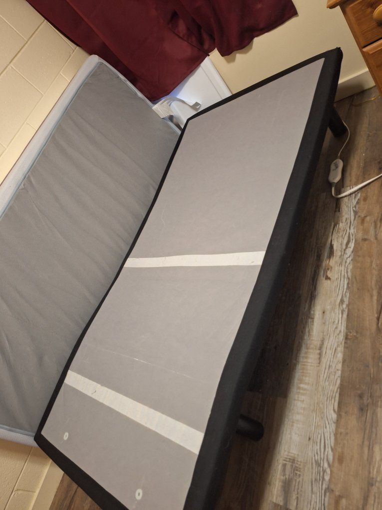 Mattress firm twin adjustable base. Head and knee raise. Lifetime warranty was purchased as well.