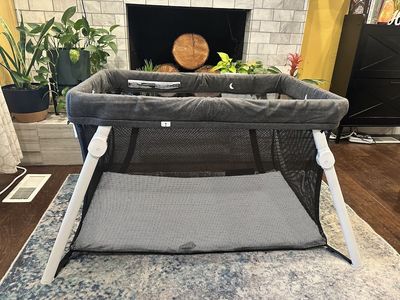 Guava Lotus Travel Crib