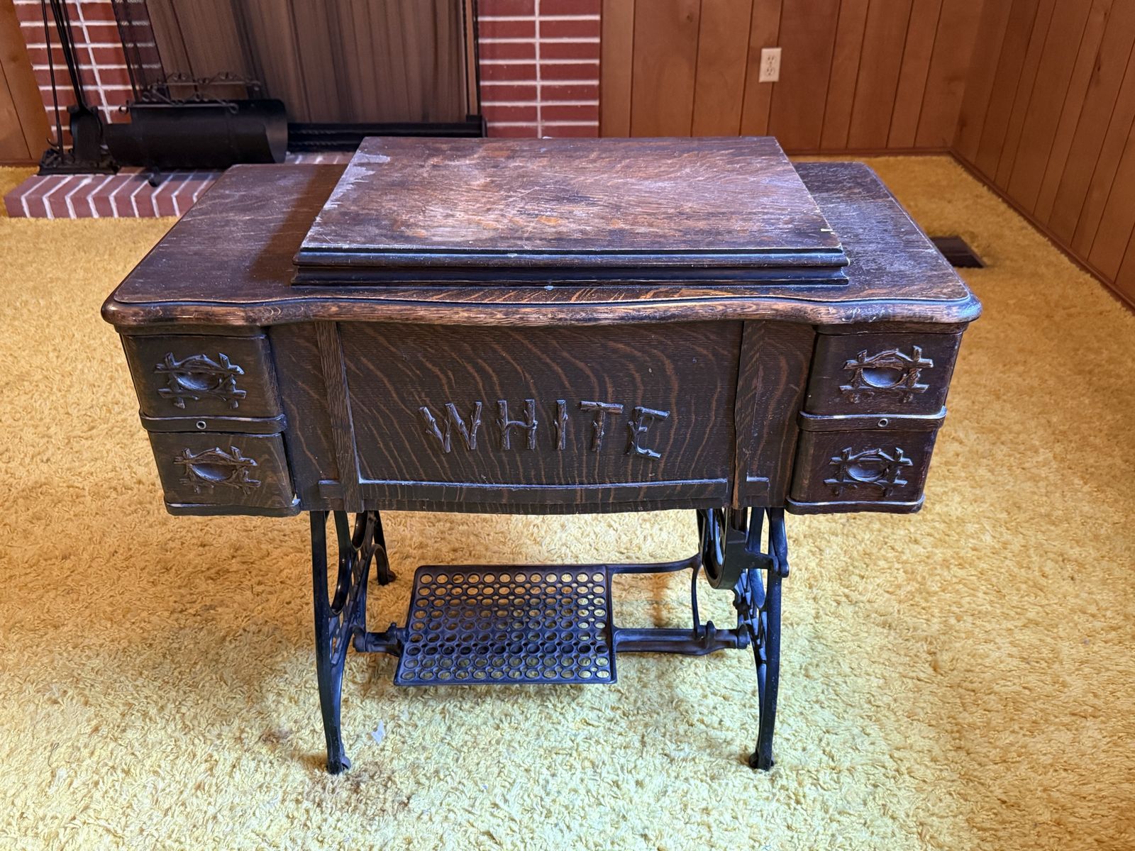 Antique White Rotary Treadle Sewing Machine with 4-Drawer Dark Wood Cabinet