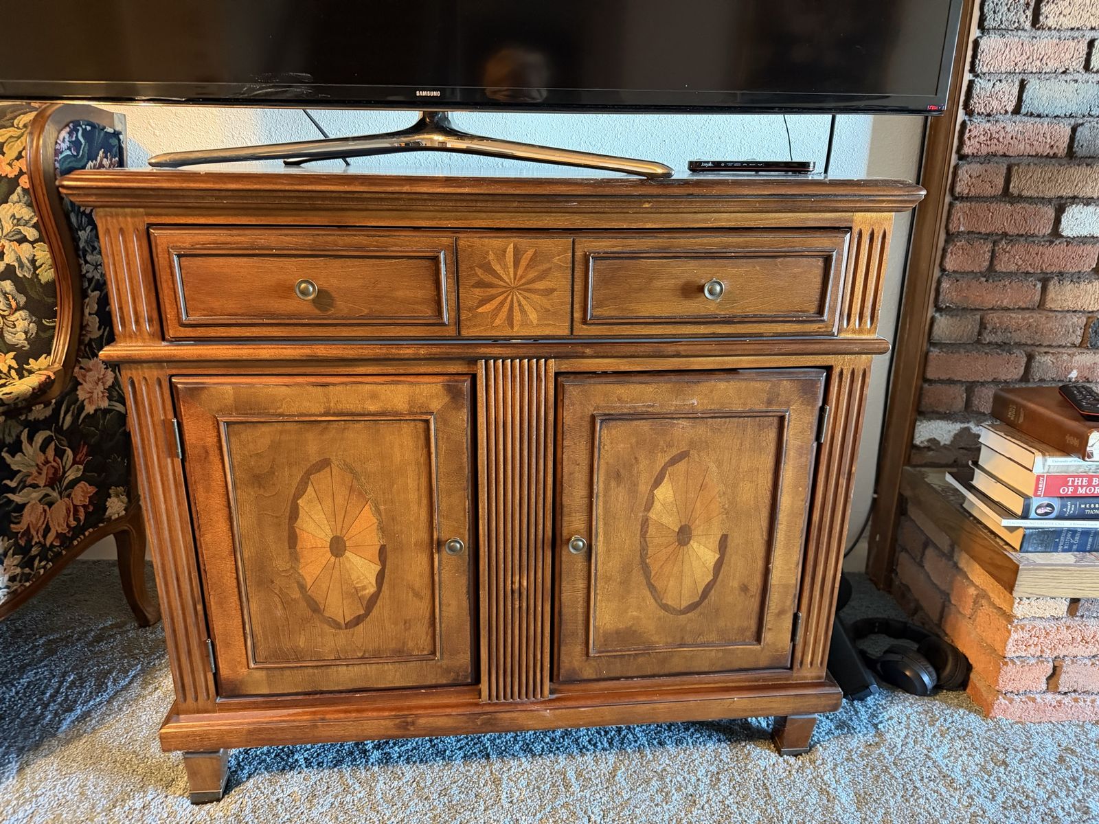Cabinet dresser