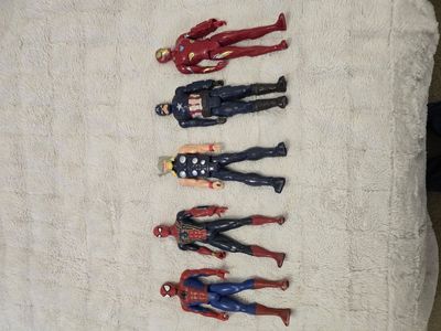 5 Marvel characters from 2017-2018 ranging 11"-12"