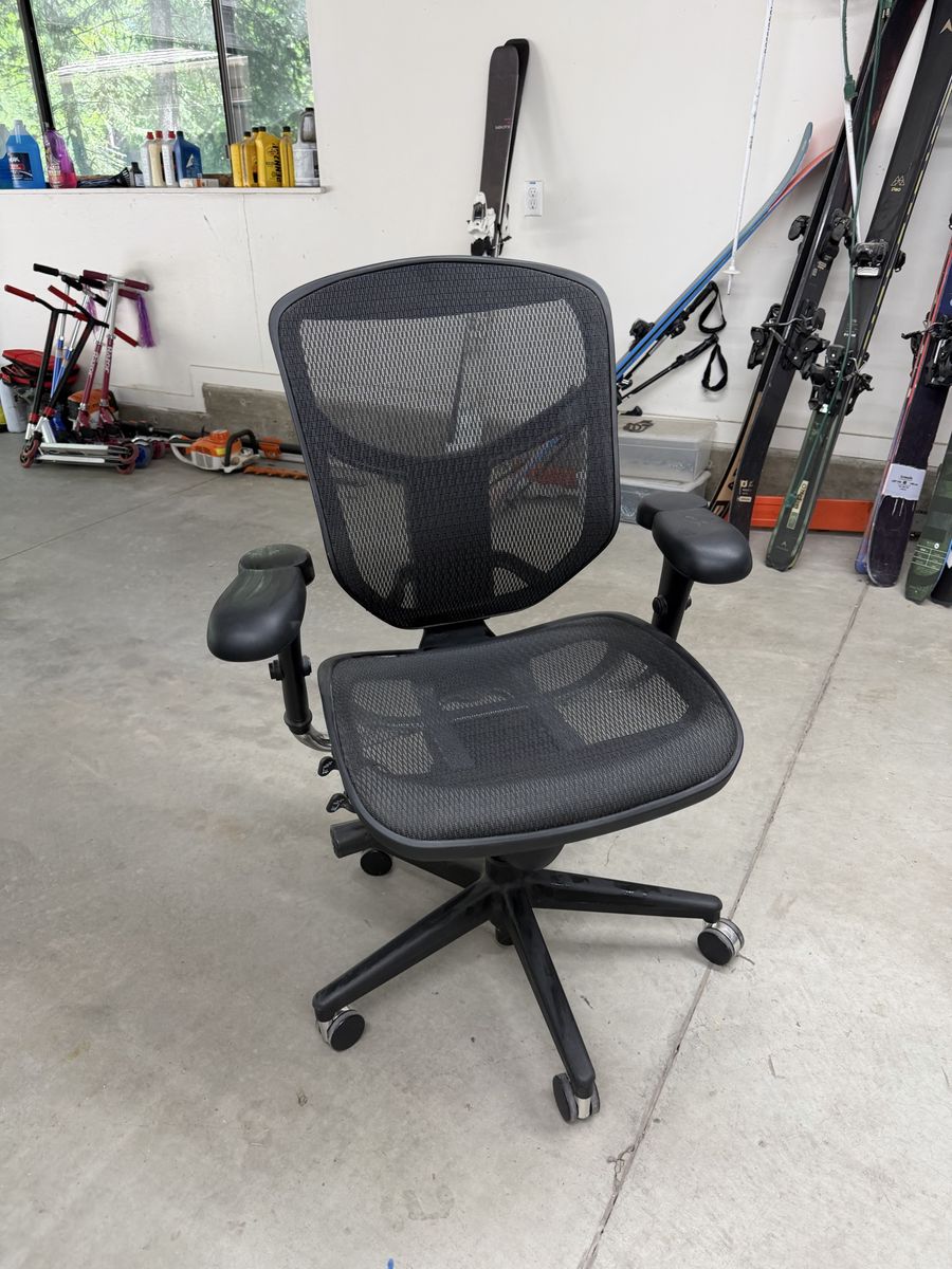 Workpro Quantum 9000 series mesh office chair