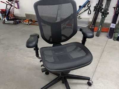 Workpro Quantum 9000 series mesh office chair